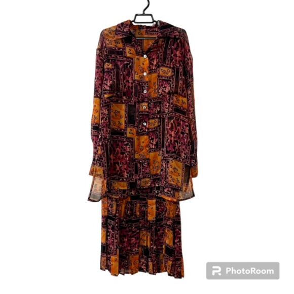 Dresses & Skirts - Womens Orange Red Printed Sheer Pleated Skirt & LS Button Down Top Set Sz XL/2XL